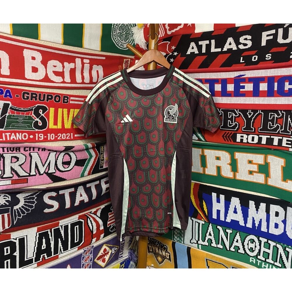 Mexico Soccer | Women’s Medium Jersey - Picture 6 of 7